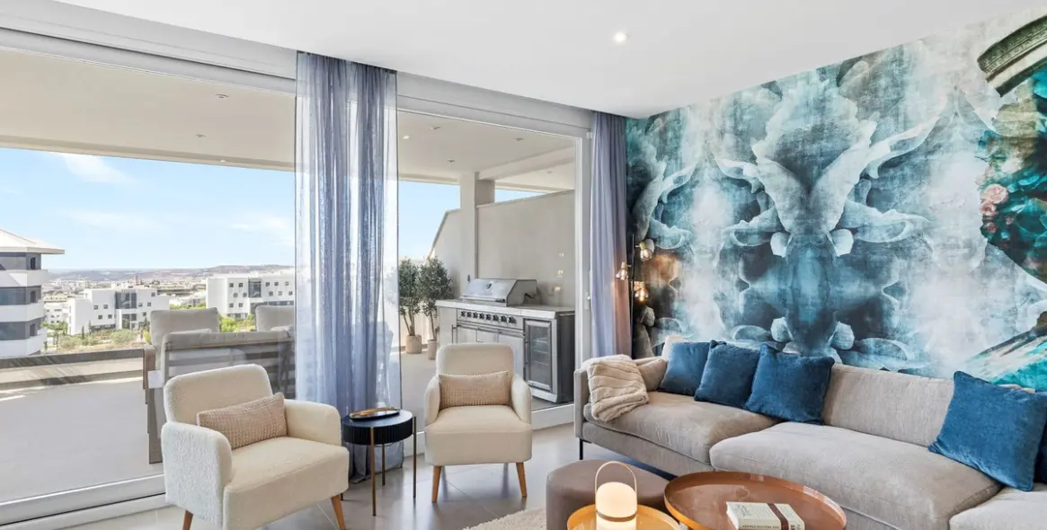 Продажа апартаментов на среднем этаже в Higueron 31