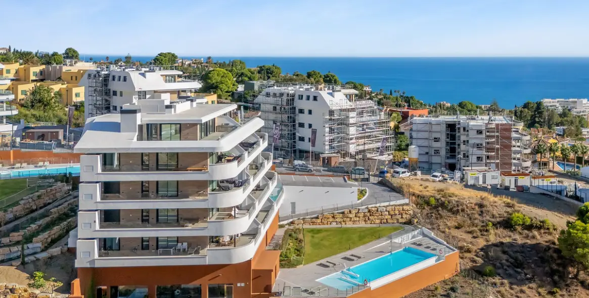 Продажа апартаментов на среднем этаже в Higueron 34