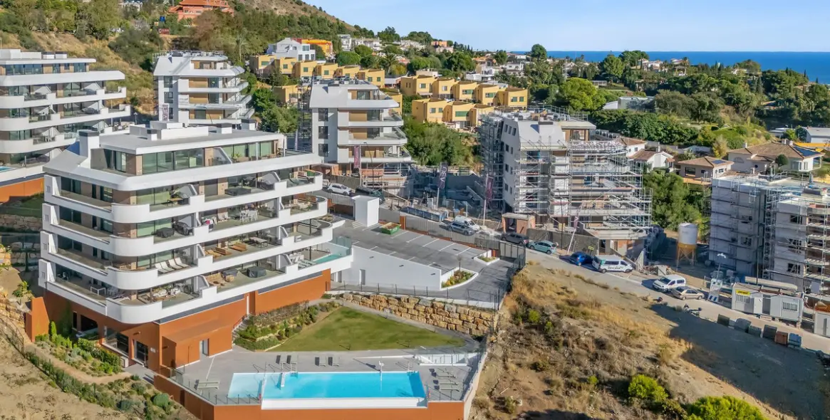 Продажа апартаментов на среднем этаже в Higueron 35