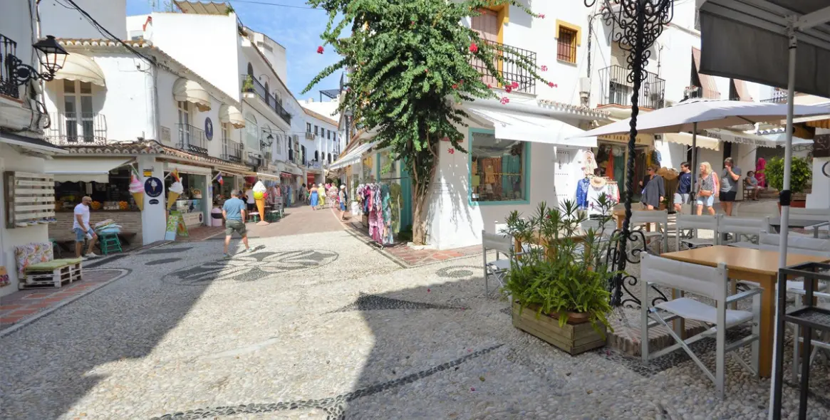 Venta de villa independiente en Marbella (distrito Marbella) 1