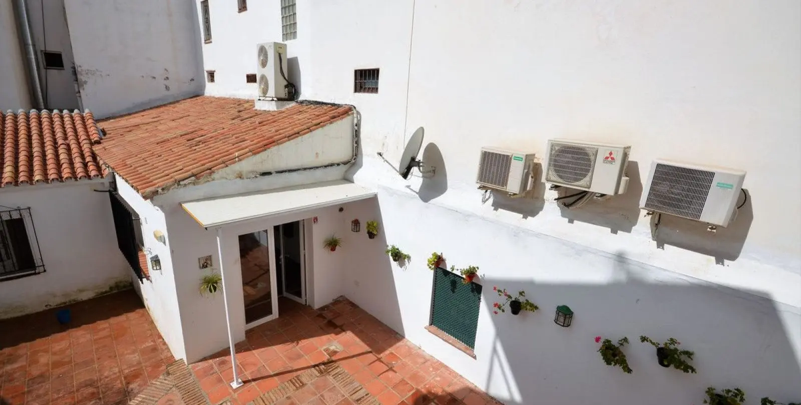 Sale of detached villa in Marbella 10