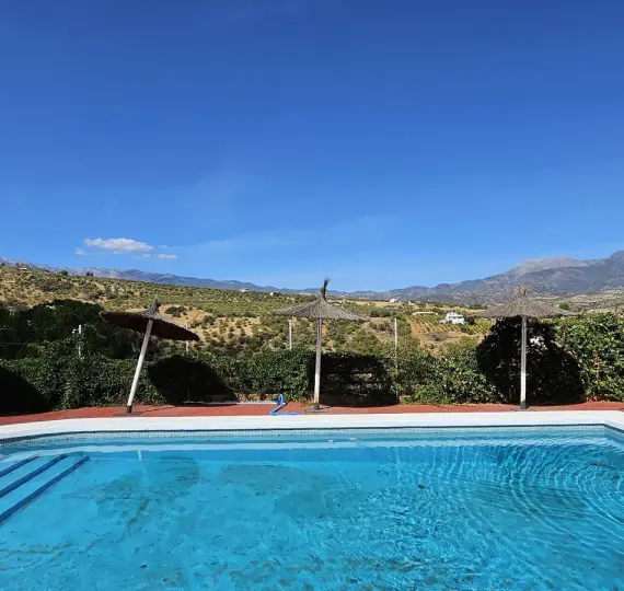 Venta de hotel en Guaro