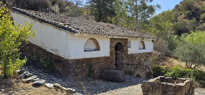 Venta de hotel en Guaro 4