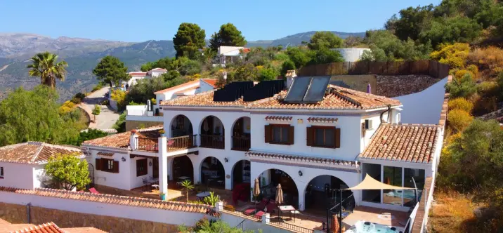 Detached villa R4774078 0