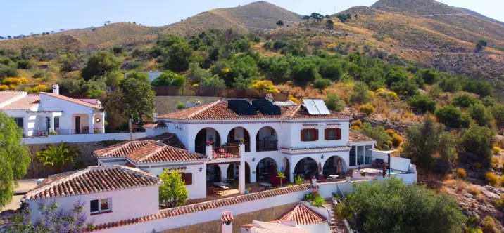 Detached villa R4774078 3