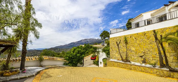 Detached villa R4774078 4