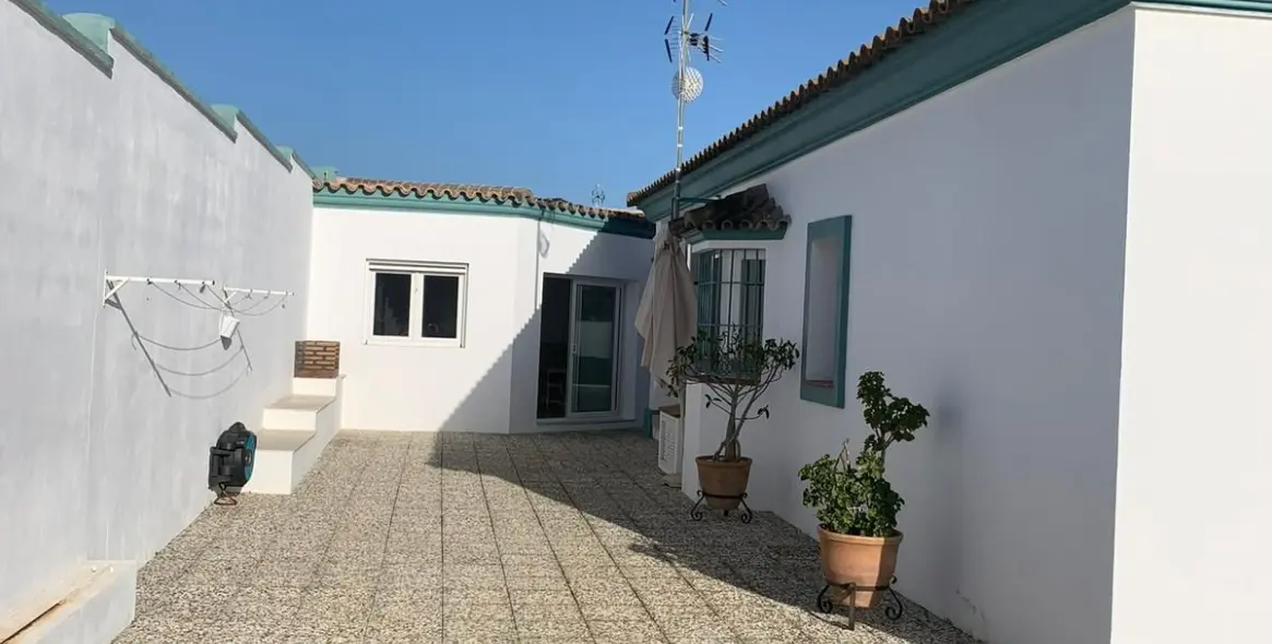 Продажа  отдельно стоящей виллы в San Roque 20