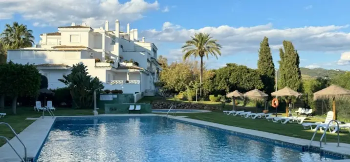 Sale of penthouse duplex in Río Real 0