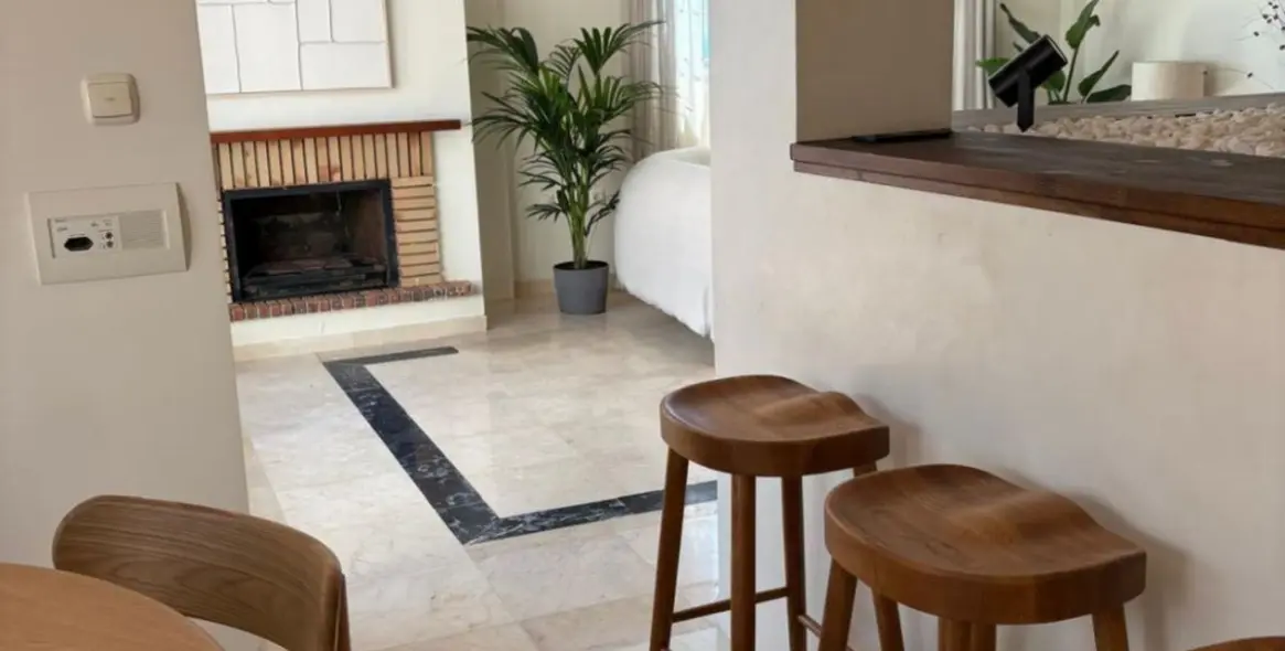 Sale of penthouse duplex in Río Real 2