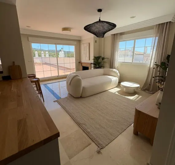 Sale of penthouse duplex in Río Real