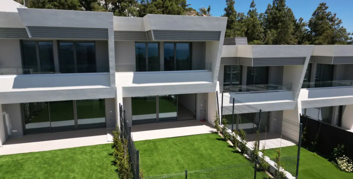 Продажа дома на две семьи в El Chaparral 2