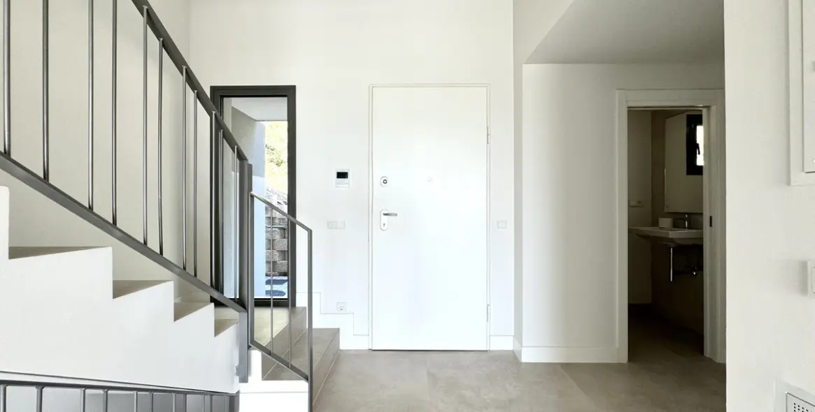 Продажа дома на две семьи в El Chaparral 10