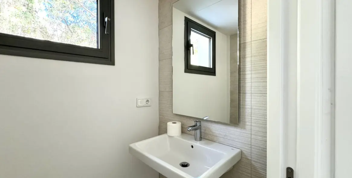 Продажа дома на две семьи в El Chaparral 34