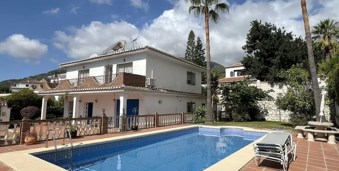 Sale of detached villa in Mijas 1