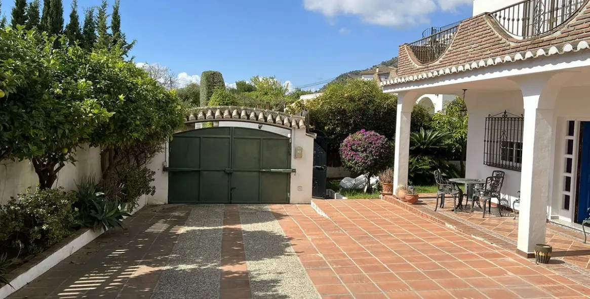 Sale of detached villa in Mijas 2