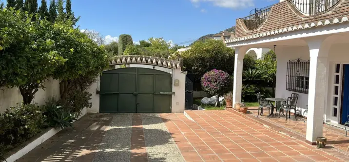 Продажа  отдельно стоящей виллы в Mijas 1