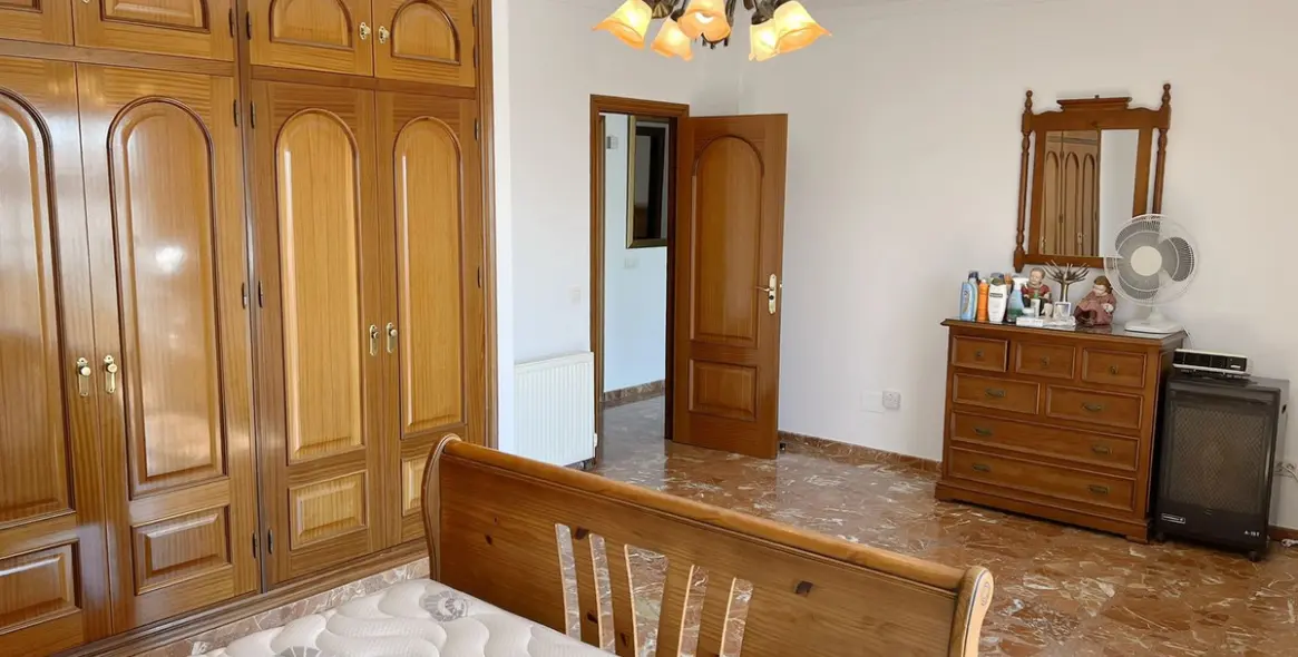 Sale of detached villa in Mijas 32