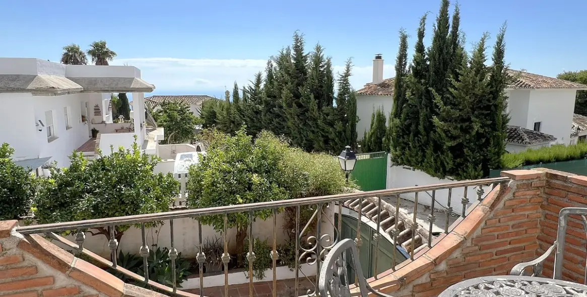 Sale of detached villa in Mijas 35