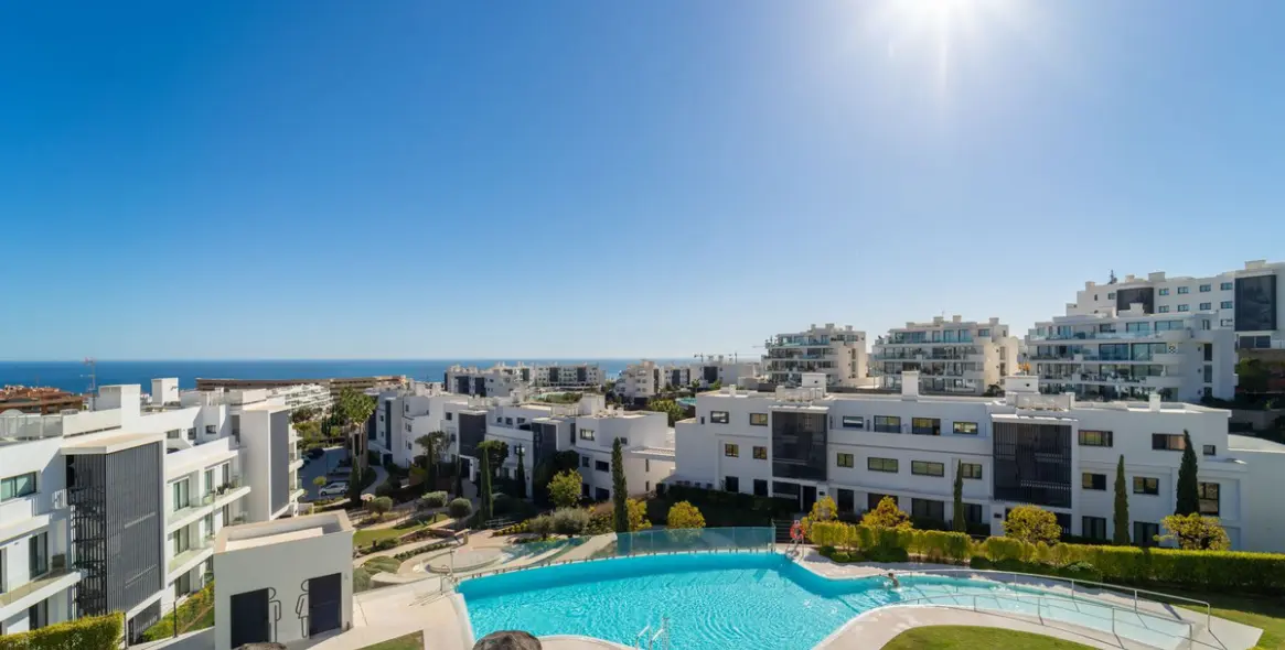 Venta de apartamento en planta media en Fuengirola 1