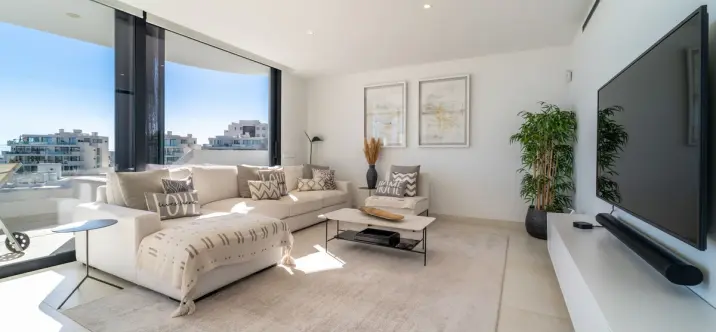 Venta de apartamento en planta media en Fuengirola 2