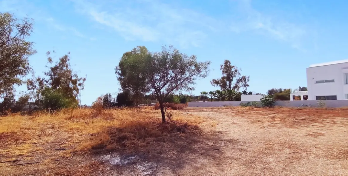 Sale of residential plot in La Quinta 4