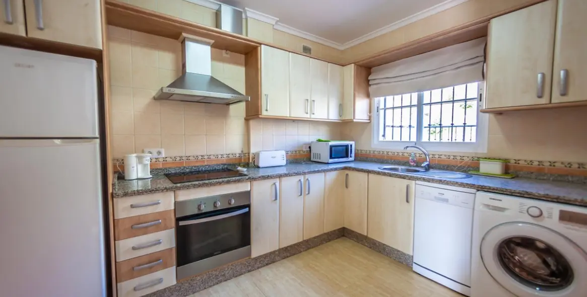 Sale of semi-detached house in Frigiliana 12
