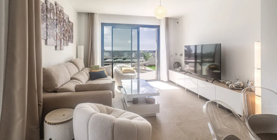 Sale of penthouse in Casares 1