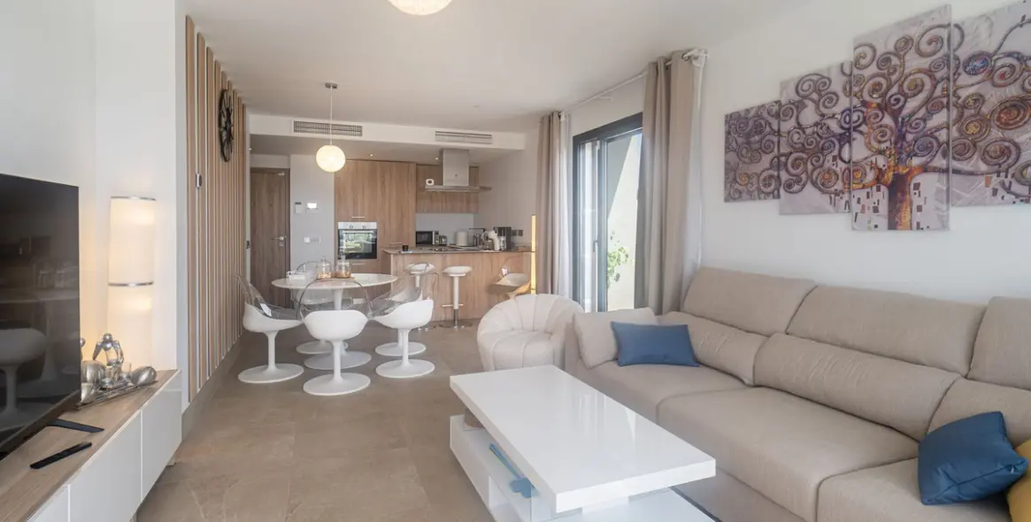 Sale of penthouse in Casares 3