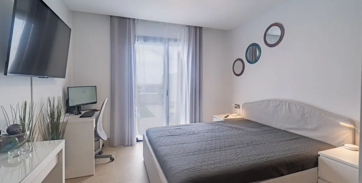 Sale of penthouse in Casares 7