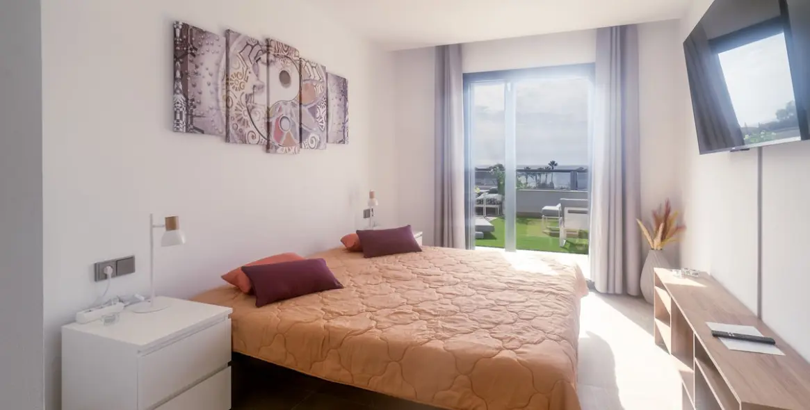 Sale of penthouse in Casares 13