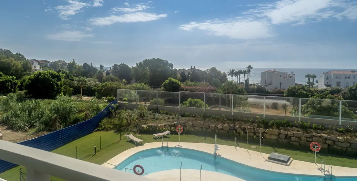 Sale of penthouse in Casares 17