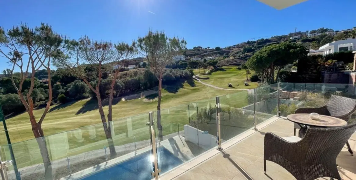 Sale of detached villa in La Cala Golf 1
