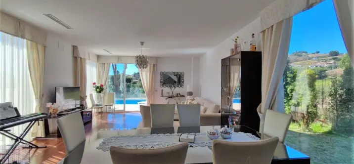 Sale of detached villa in La Cala Golf 1