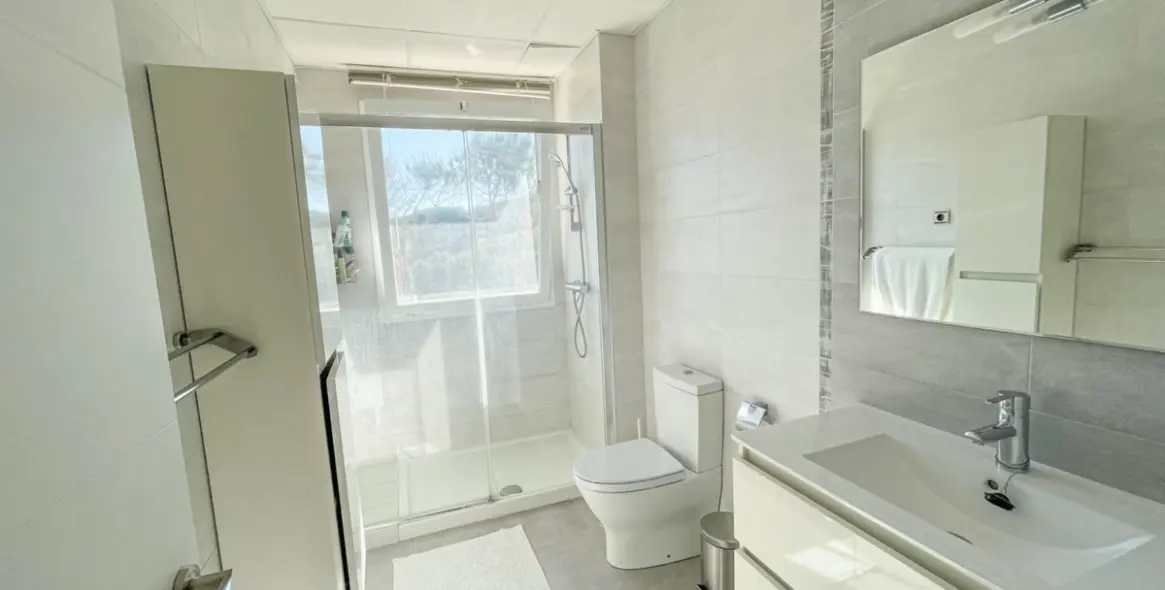 Sale of detached villa in La Cala Golf 7