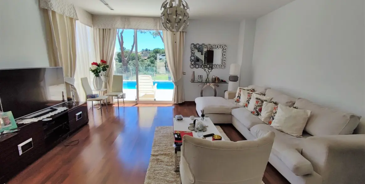 Sale of detached villa in La Cala Golf 17
