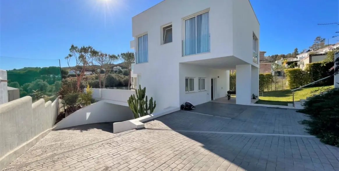 Sale of detached villa in La Cala Golf 24