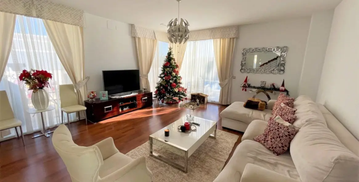 Sale of detached villa in La Cala Golf 25