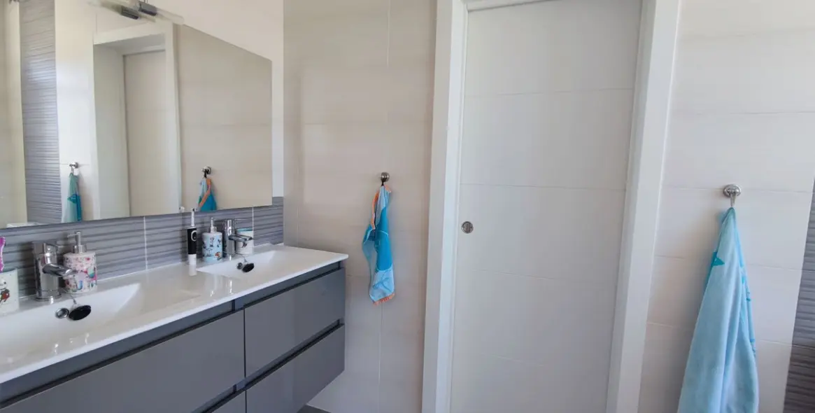 Sale of detached villa in La Cala Golf 27