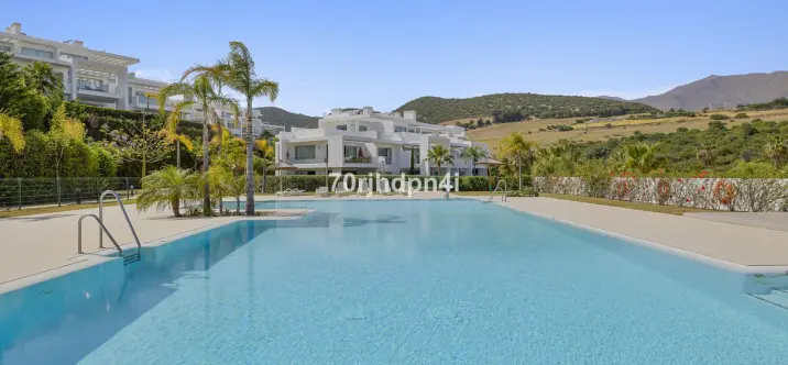 Middle floor apartment R4753537 1