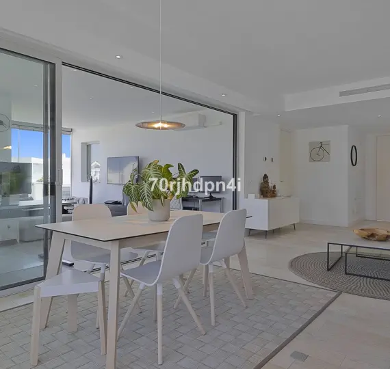 Middle floor apartment R4753537