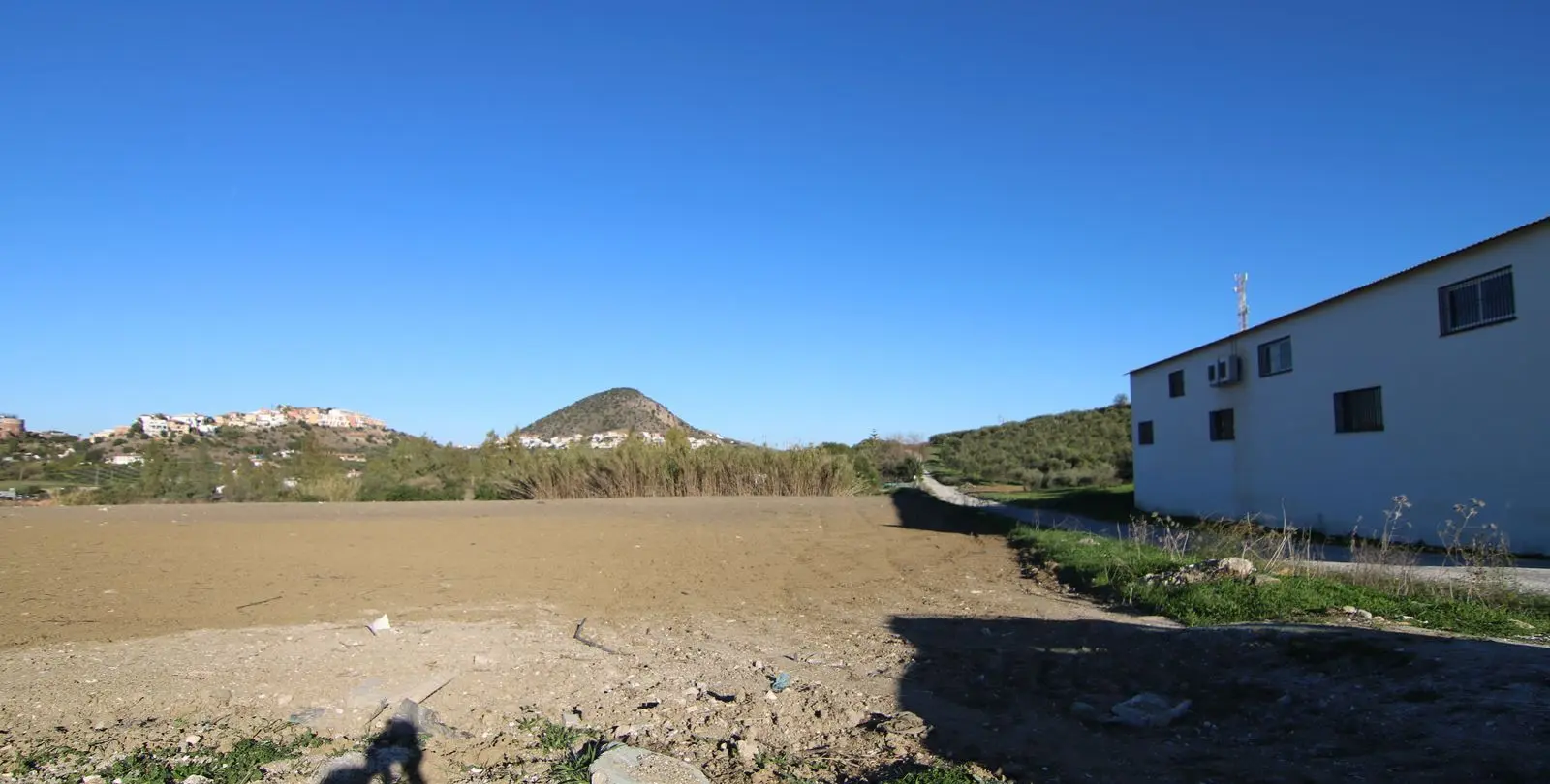 Sale of commercial plot in Coín 2