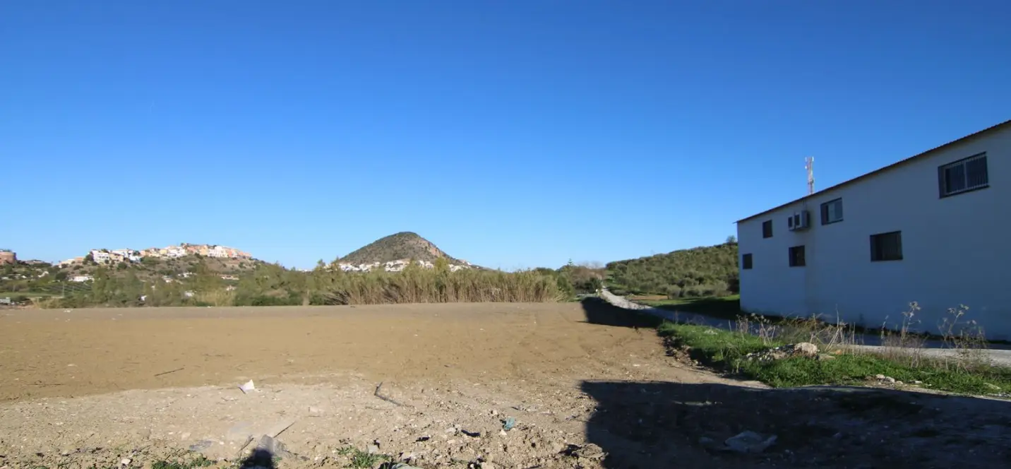 Sale of commercial plot in Coín 1