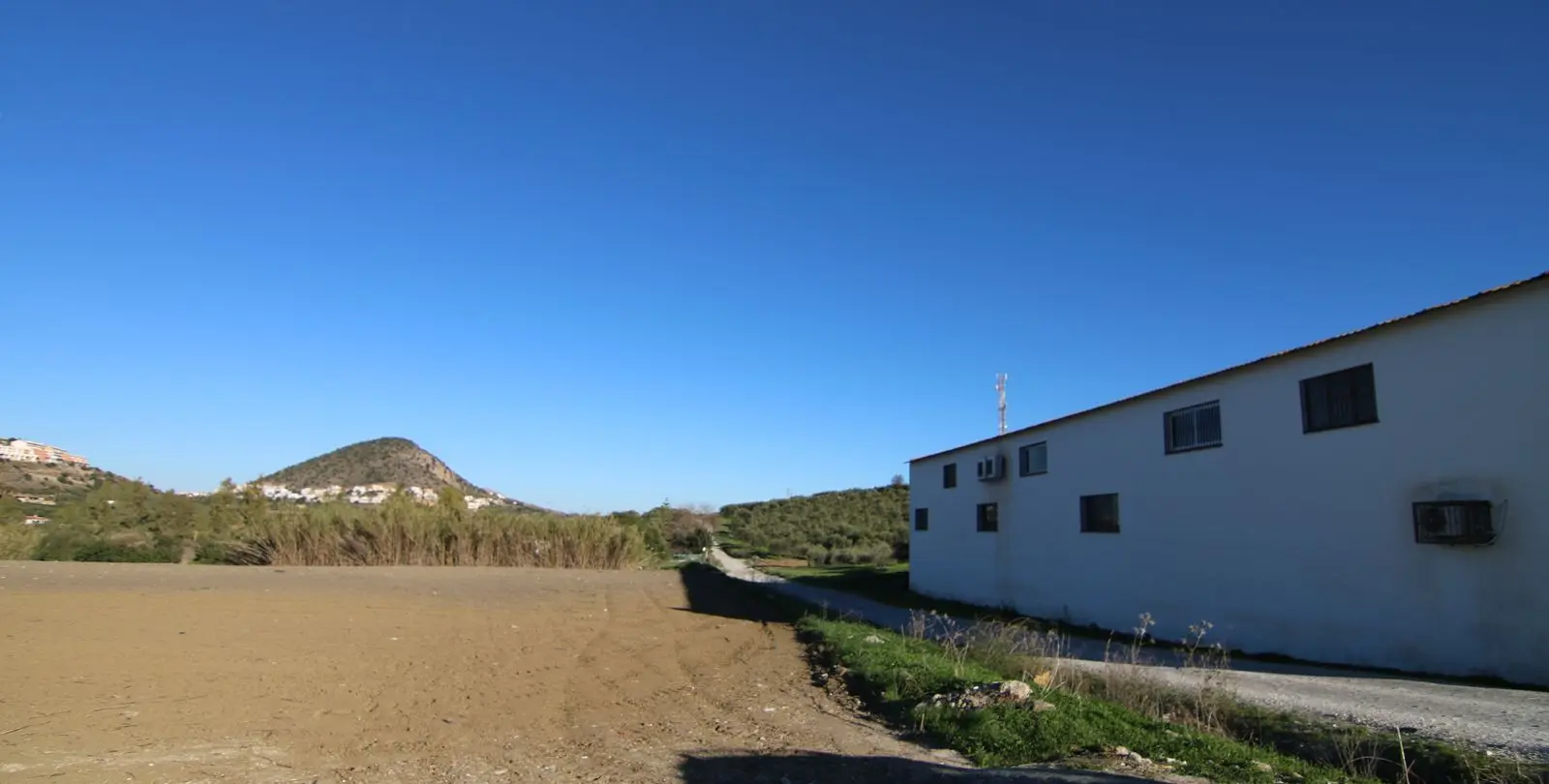 Sale of commercial plot in Coín 3