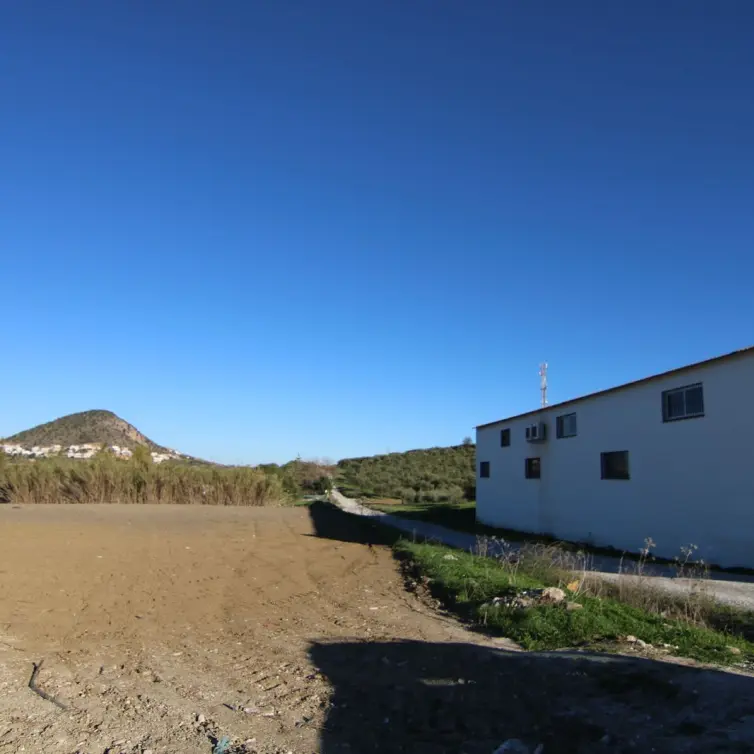 Sale of commercial plot in Coín