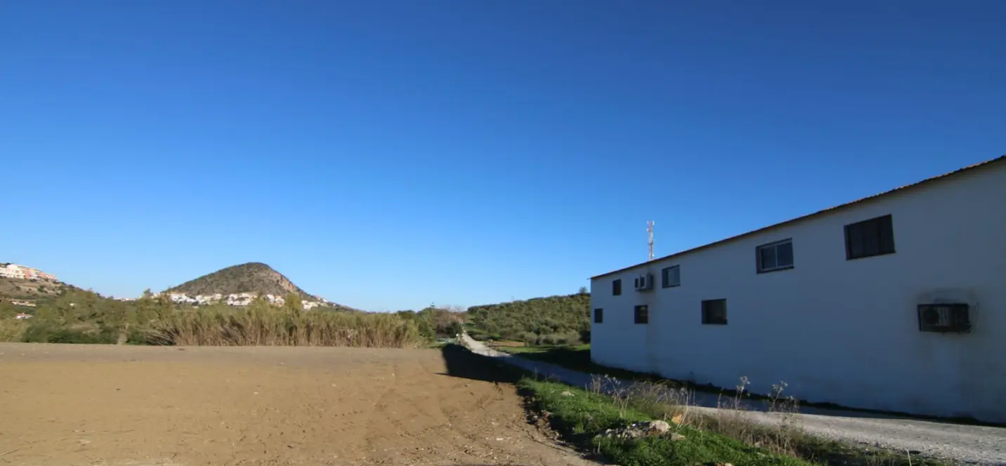 Sale of commercial plot in Coín 2