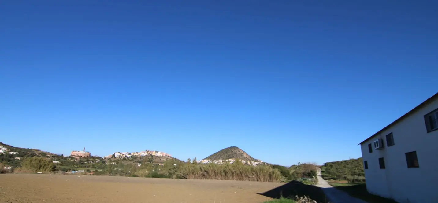 Sale of commercial plot in Coín 3