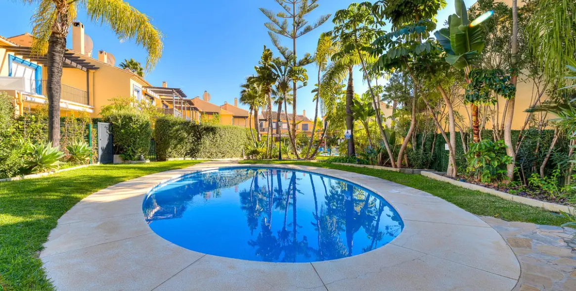 Продажа таунхауса в San Pedro de Alcántara 26