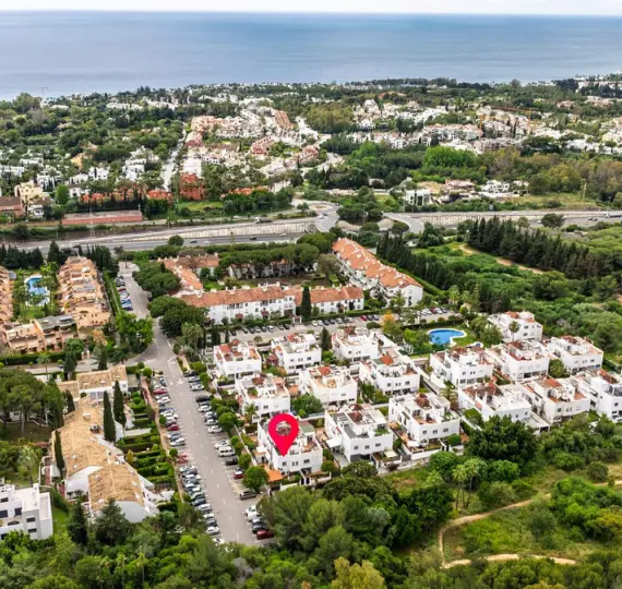 Продажа дома на две семьи в Nagüeles