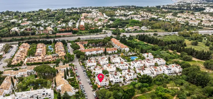 Продажа дома на две семьи в Nagüeles 0