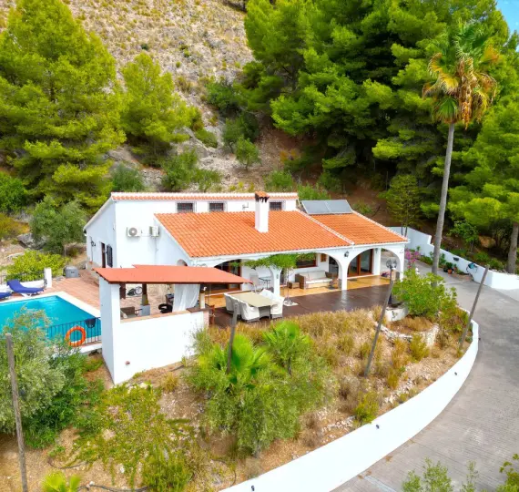 Sale of detached villa in Cómpeta